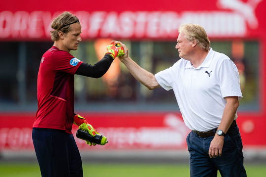 Helsingborgs målvakt Anders Lindegaard och tränare