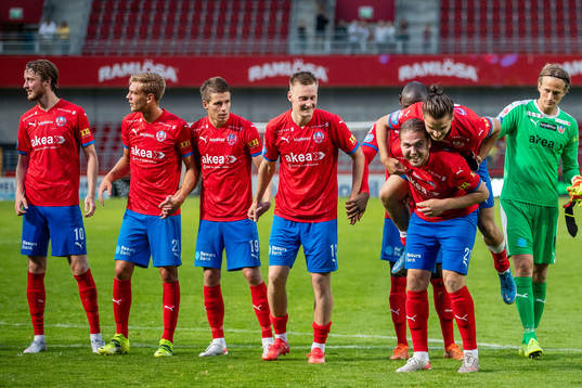 Helsingborgs Brandur Hendriksson Olsen rider på ryggen på