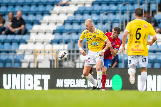 Falkenbergs Adam Bergmark Wiberg och Helsingborgs Bödvar