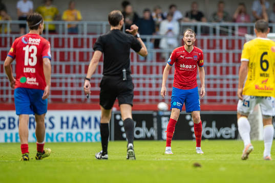 Helsingborgs Rasmus Jönsson reagerar mot domslut
