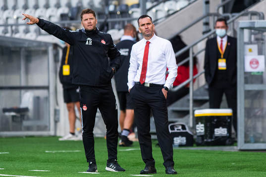 Stephen Glass (r), head coach of Aberdeen