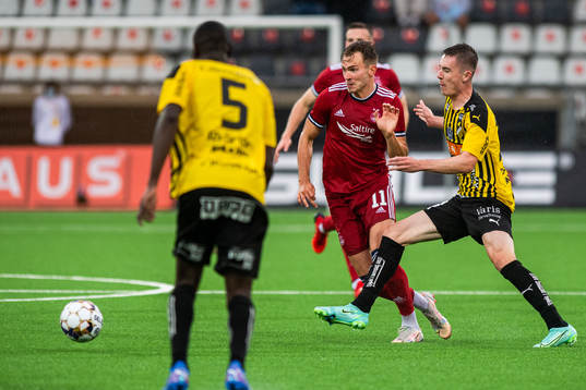 Ryan Hedges of Aberdeen and Patrik Wålemark of Häcken