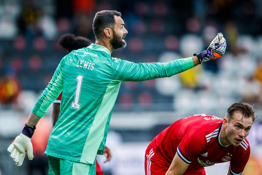 goalkeeper Joe Lewis of Aberdeen