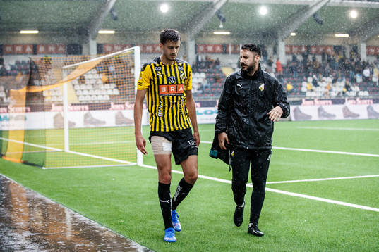 Alexander Jeremejeff  of Häcken is injured