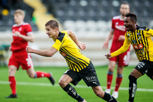 Leo Bengtsson of Häcken celebrates