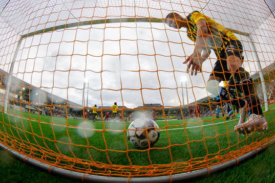Leo Bengtsson of Häcken picks up the ball