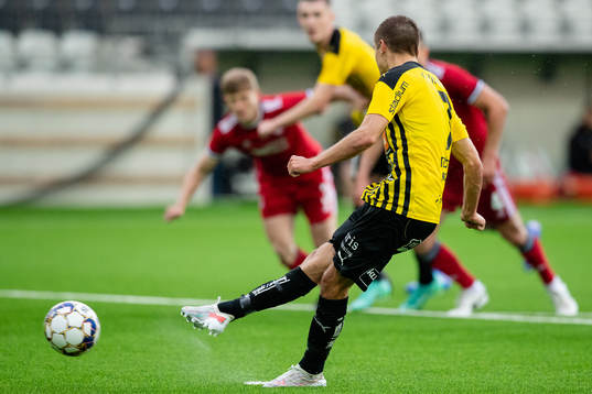 Leo Bengtsson scores 2-0 from the penalty spot