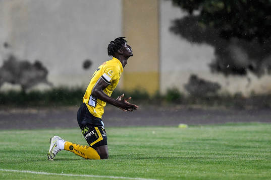Marokhy Ndione of Elfsborg celebrates