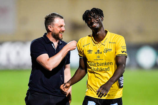 Jimmy Thelin, head coach, and Marokhy Ndione of Elfsborg