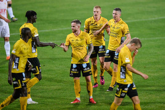 Marokhy Ndione of Elfsborg celebrates with teammates