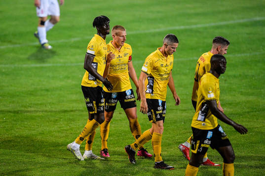 Marokhy Ndione of Elfsborg celebrate with teammates