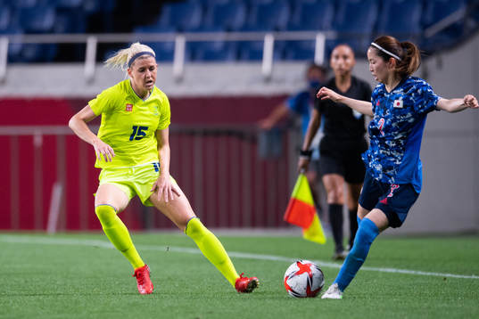 Olivia Schough of Sweden and Risa Shimizu of Japan in the