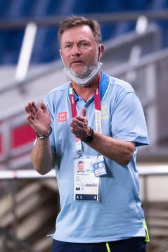 Peter Gerhardsson, head coach of Sweden, in the women's