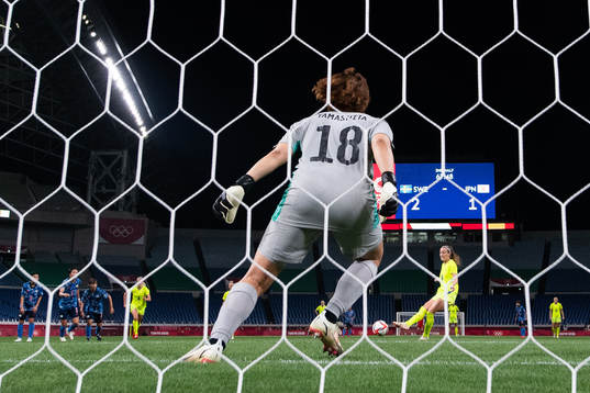 Kosovare Asllani of Sweden scores 3-1 in the women's