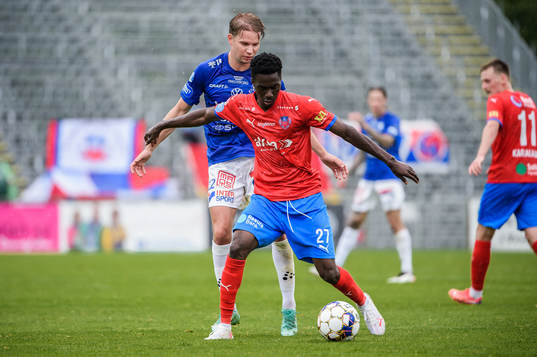 Helsingborgs Benjamin Acquah och Trelleborgs Johan Blomberg