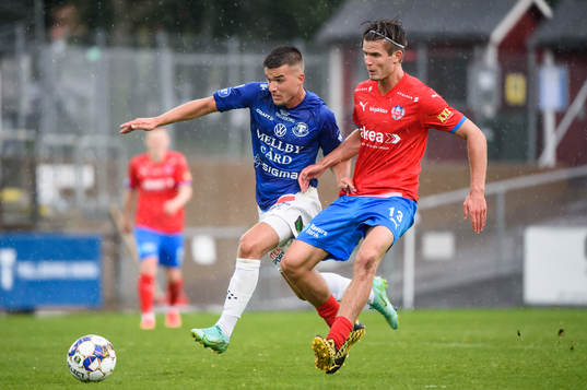 Trelleborgs Haris Brkic och Helsingborgs Wilhelm Loeper