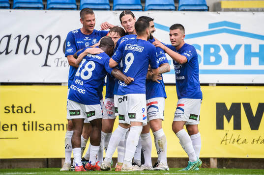 Trelleborgs Fritiof Björkén jublar med lagkamrater