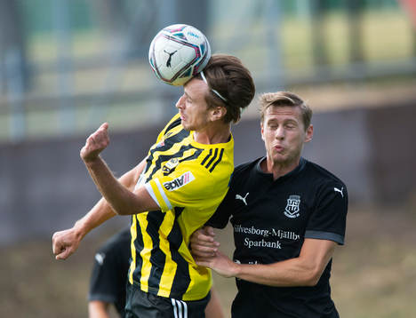 IFK Hässleholms Julian Groznadovski i matchen i division 2