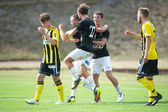 Sölvesborg har gjort mål och jublar i matchen i division