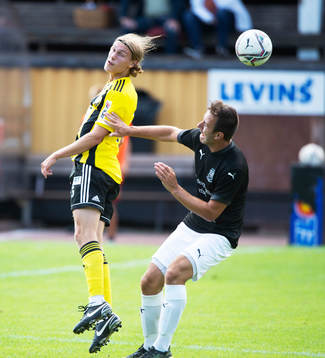 IFK Hässleholms Teo Helm i matchen i division 2 mellan