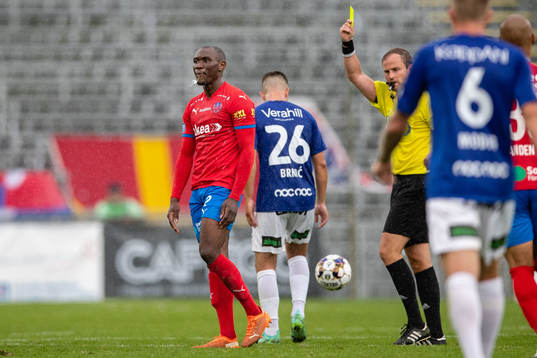 Helsingborgs Ravy Tsouka-Dozi tilldelas gult kort av