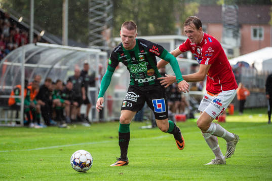 Varbergs Anton Liljenbäck och Degerfors Adam Carlén