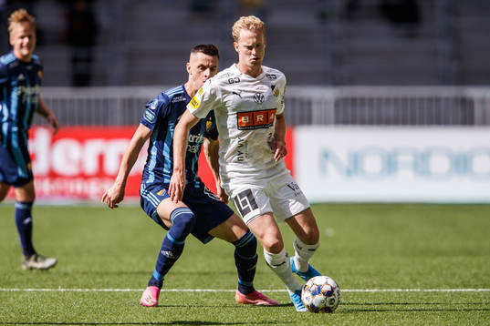 Djurgårdens Haris Radetinac och Häckens Gustav Berggren
