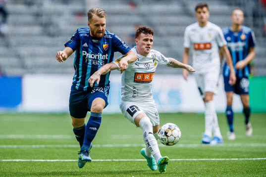 Djurgårdens Jacob Une Larsson och Häckens Tobias Heintz