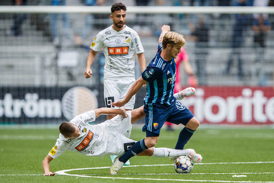 Häckens Tobias Carlsson och Djurgårdens Hampus Finndell