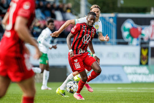 Östersunds Blair Turgott och Hammarbys Bjørn Paulsen