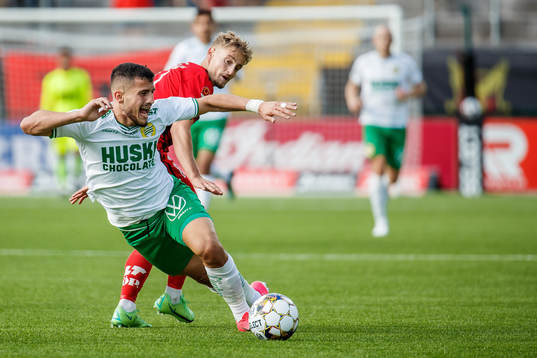 Hammarbys Astrit Selmani och Östersunds Henrik Bellman