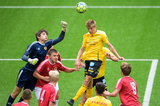 Kalmars Oscar Bouyer och Elfsborgs Lukas Paulsén