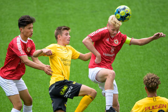 Elfsborgs Lukas Paulsén och Kalmars Anton Forsberg (K)