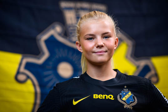 Bläddra bland fler bilder av Fotboll, AIK, Dam, Nyförvärv, Matilda Nildén