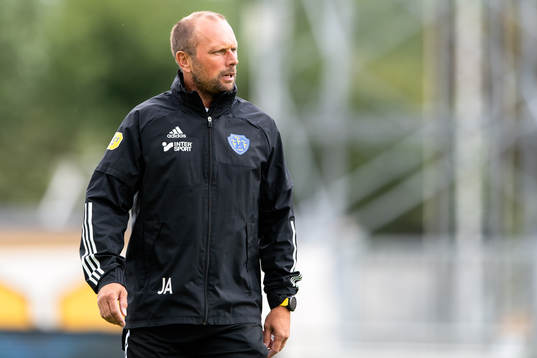 Falkenbergs assisterande tränare Jonas Axeldal före
