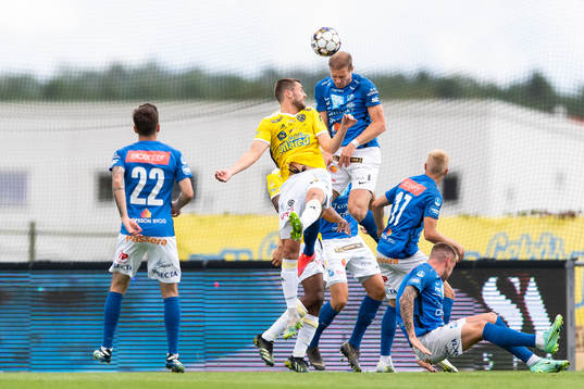 Falkenbergs Axel Norén och Norrbys Nicklas Savolainen