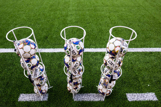 Fotbollar i bollhållare