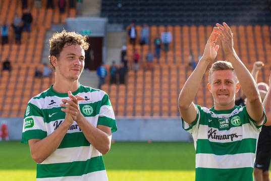 Västerås Kalle Björklund och Simon Gefvert jublar