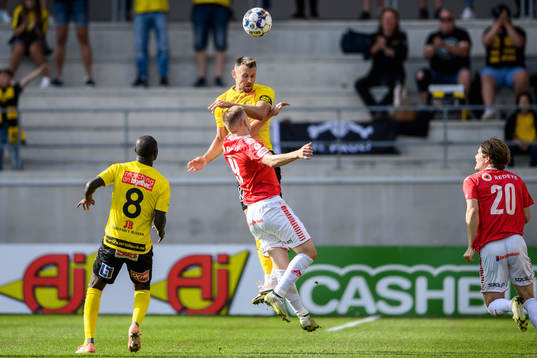 Mjällbys Max Watson och Kalmars Isak Jansson