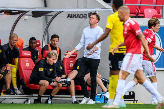 Mjällbys tränare Christian Järdler reagerar