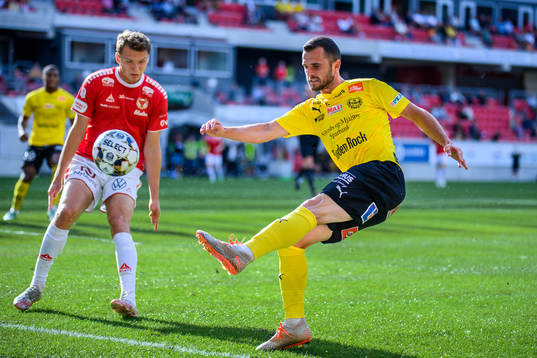 Kalmars Piotr Johansson och Mjällbys Kadir Hodzic