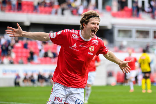Kalmars Oliver Berg jublar