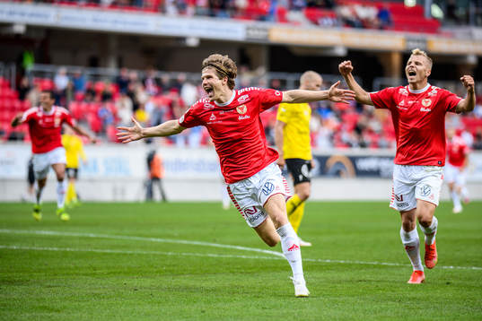 Kalmars Oliver Berg jublar
