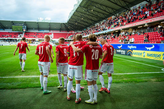 Kalmars Oliver Berg jublar