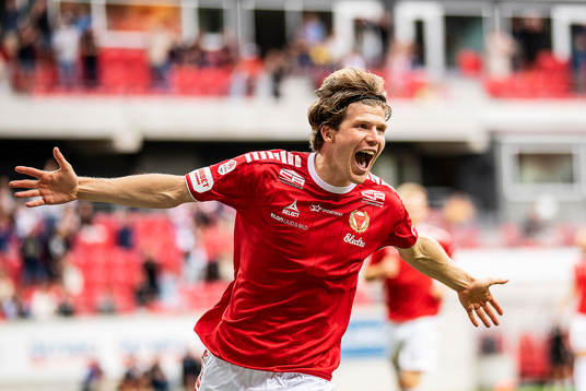 Kalmars Oliver Berg jublar