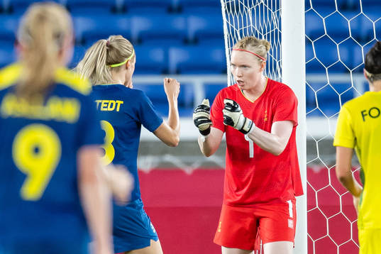 Hedvig Lindahl of Sweden in the women´s football match