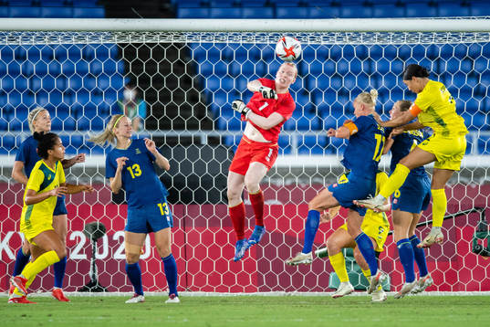 Hedvig Lindahl of Sweden in the women´s football match