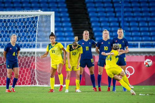 Alanna Kennedy of Australia with a free kick in the