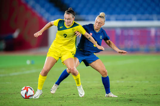 Caitlin Foord of Australia and Hanna Bennison of Sweden in