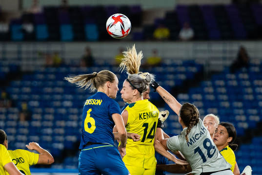 Magdalena Eriksson of Sweden and Alanna Kennedy, Teagan